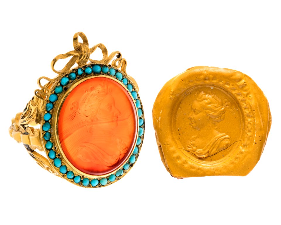 Fingerring med gem föreställande kvinna, 1700-talets slut - Hallwylska museet - 110213