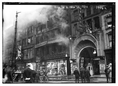 Fire in E. 14th St. LCCN2014702363