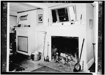 FIREPLACES AND MANTELS IN LIVING ROOM - Weeks House, Greenland, Rockingham County, NH HABS NH,8-GRELA,1-7