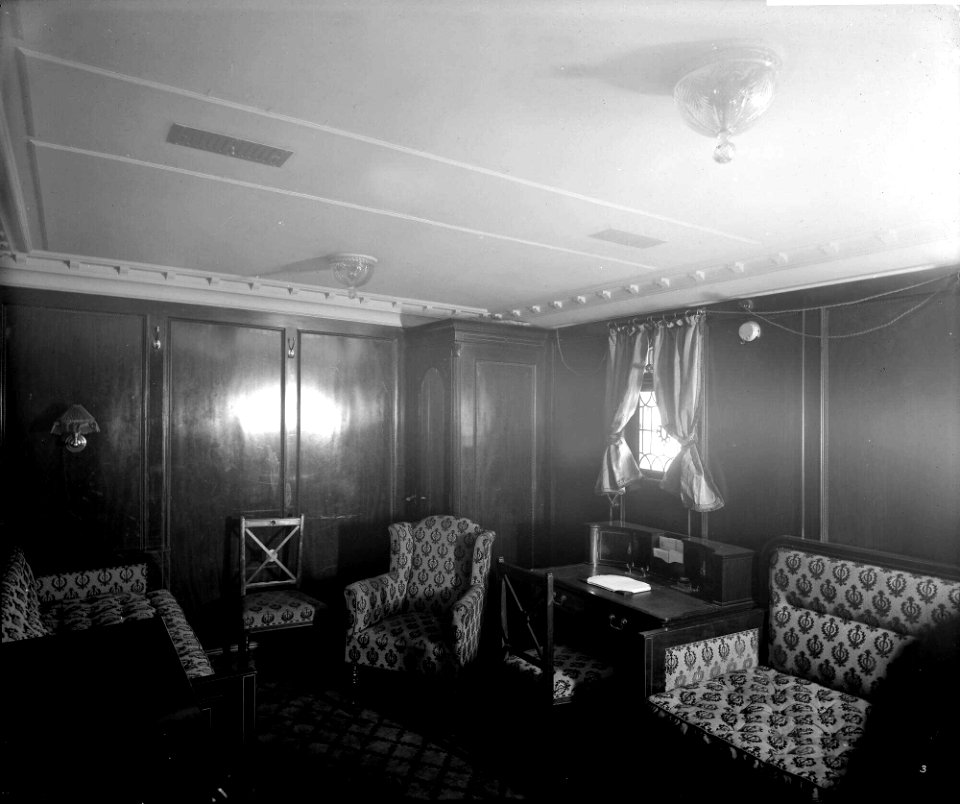 First Class cabin de luxe on the 'Royal George' (1907) RMG G10648