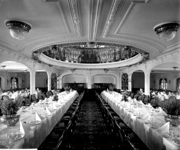 First Class Dining Saloon on the 'Balmoral Castle' (1910) RMG G10592