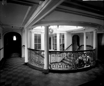 First Class Entrance on the 'Empress of Asia' (1913) RMG G10717