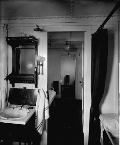 First Class suite on the 'Highland Loch' (1911) RMG G10636