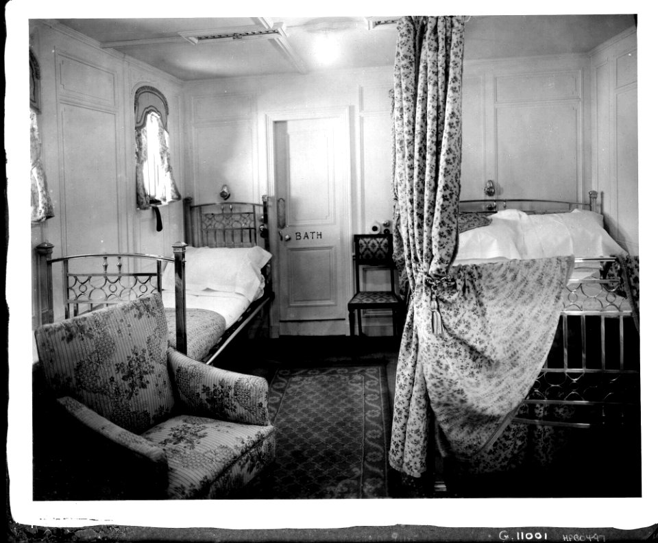 First Class cabin de luxe on the 'Niagara' (1913) RMG G11001