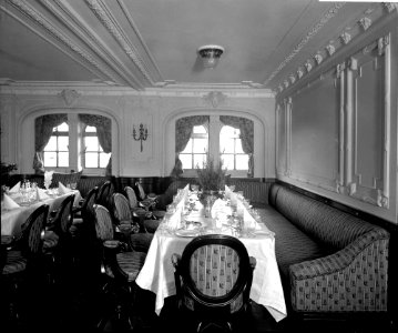 First Class Dining Saloon on the 'Balmoral Castle' (1910) RMG G10598
