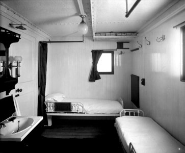 First Class stateroom on the 'Highland Loch' (1911) RMG G10638