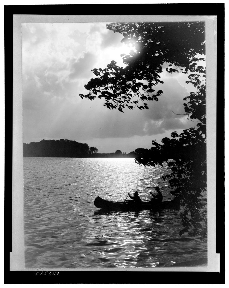 Goguac Lake, Moonlight LCCN2007680378