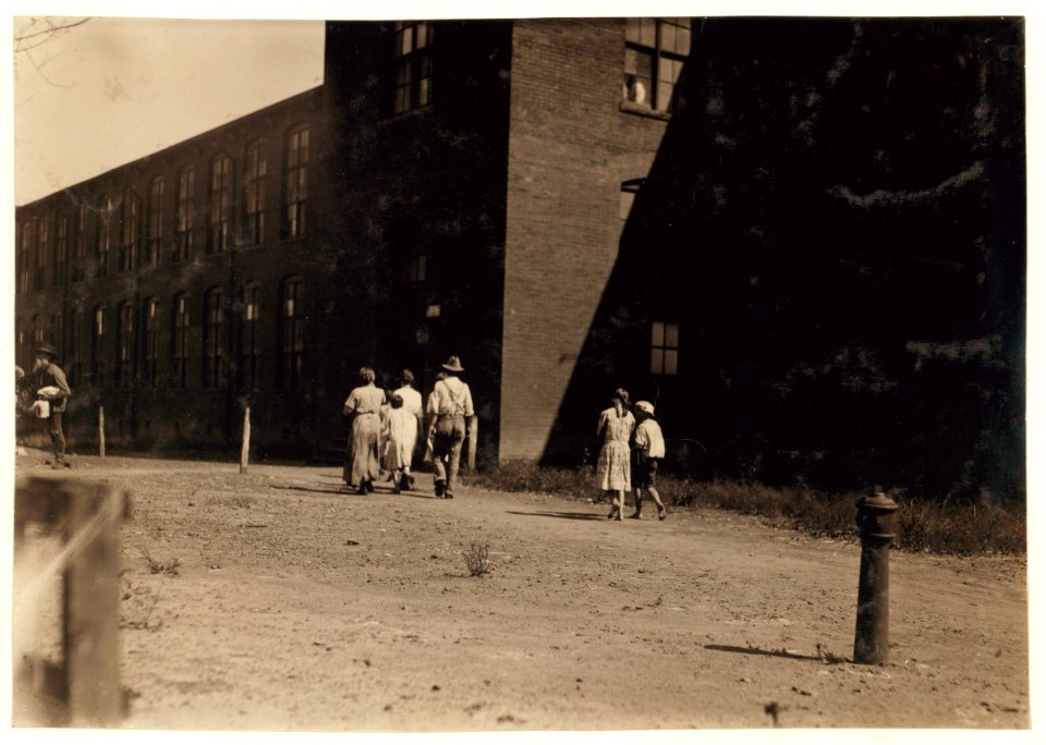 Going back to work. Youngest boy is Richard Millsap. The family record in bible says he is 11 years old - born Jan 22, 1903 (doubtful), and father says 12 years old. He appears to be under 9. Works LOC nclc.02926