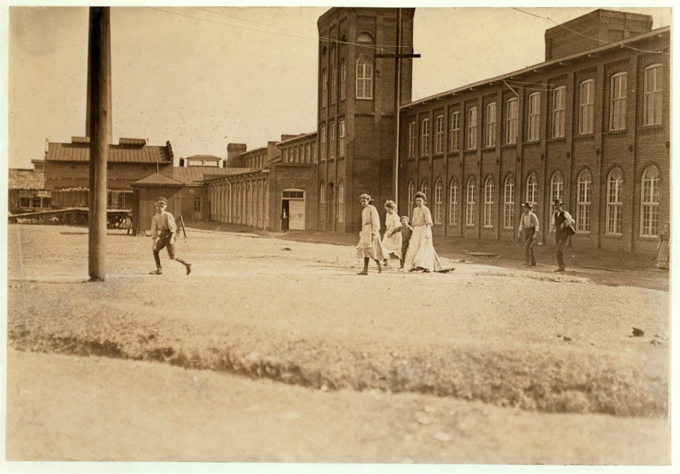 Going home from the Manchester Cotton Mill, Macon, Ga. Not allowed to photo inside. See photos 517 to 520. LOC nclc.01613