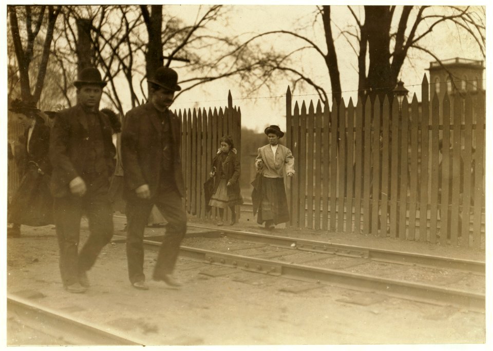 Going to dinner from Great Falls Mfg. Co., Somersworth, N.H. May 18, 1909. A number of young boys and girls work regularly (during school hours) as 'helpers' to mother, father or sister. LOC nclc.01768