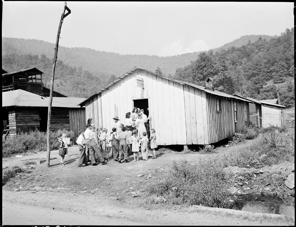 Going to Sunday school at the Pentecostal Church of God. Lejunior, Harlan County, Kentucky. - NARA - 541345