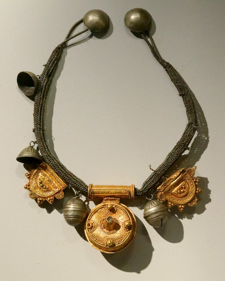 Gold silver necklace Segou Quai Branly 75.8139