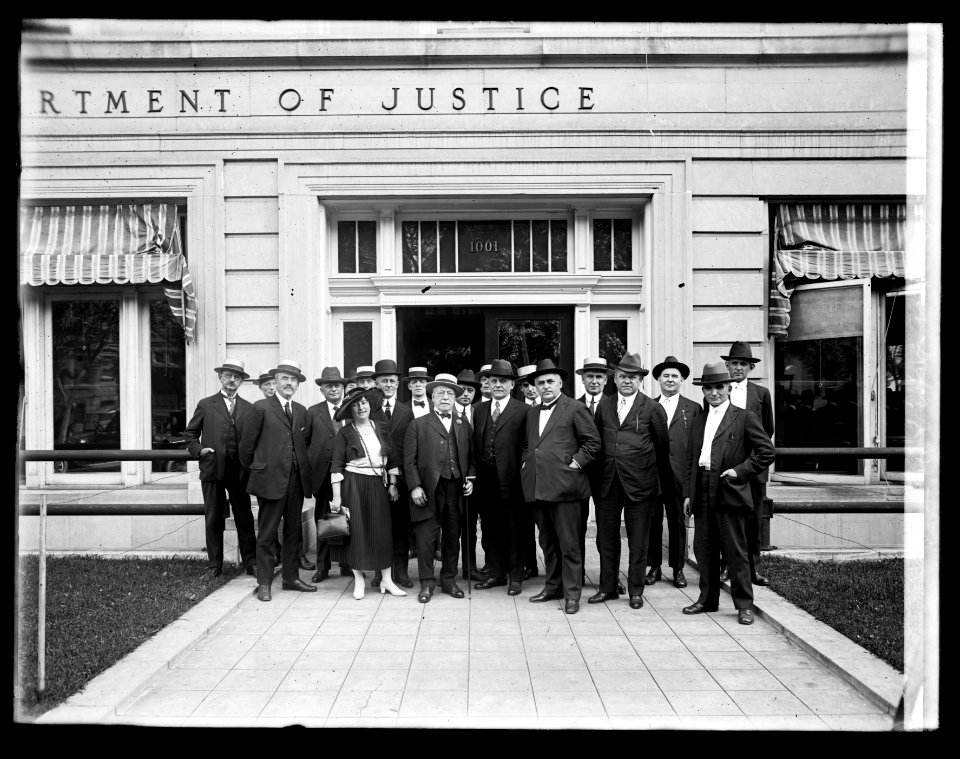 Gompers & Grant at Dept. of Justice, (Washington, D.C.) LCCN2016852258