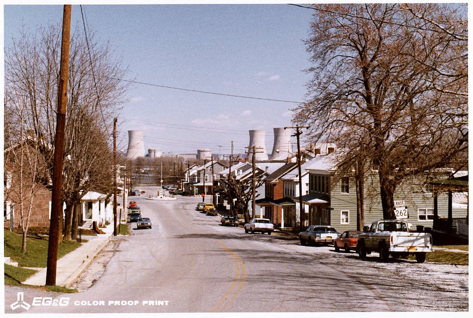 Goldsboro, (Pennsylvania). Cooling towers in background. - NARA - 540039
