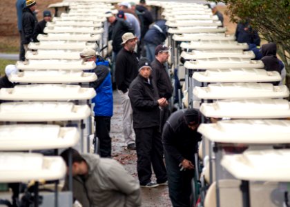 Golf fundraiser 150327-N-AO823-003