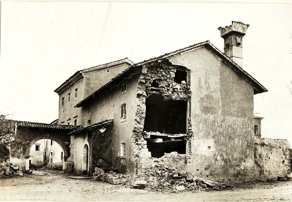 Gorjansko, zerschossenes Haus (BildID 15595594)