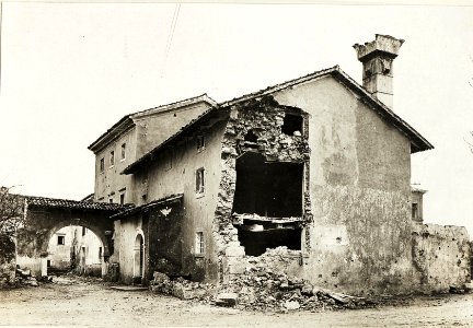 Gorjansko, zerschossenes Haus (BildID 15595594)
