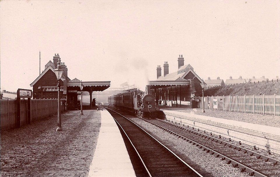 Gorleston-on-Sea railway station (postcard)