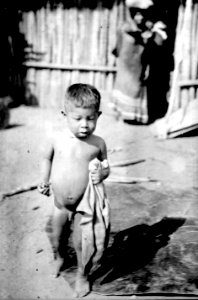 Gosse. Mission.stn. Cavinas, nära R.Beni, Bolivia. Foto, Erland Nordenskiöld, exp - SMVK - 005035