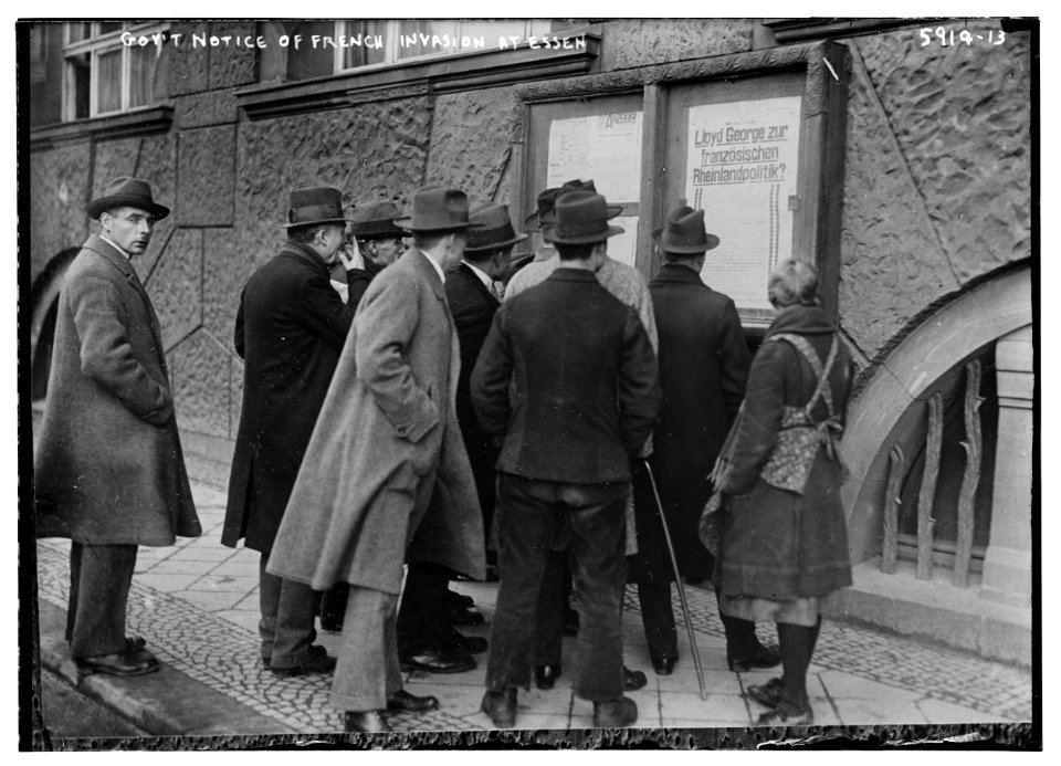 Gov't notice of French Invasion at Essen LCCN2014715615