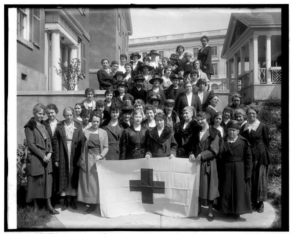 Gov't. Hotels, Red Cross group LCCN2016851866