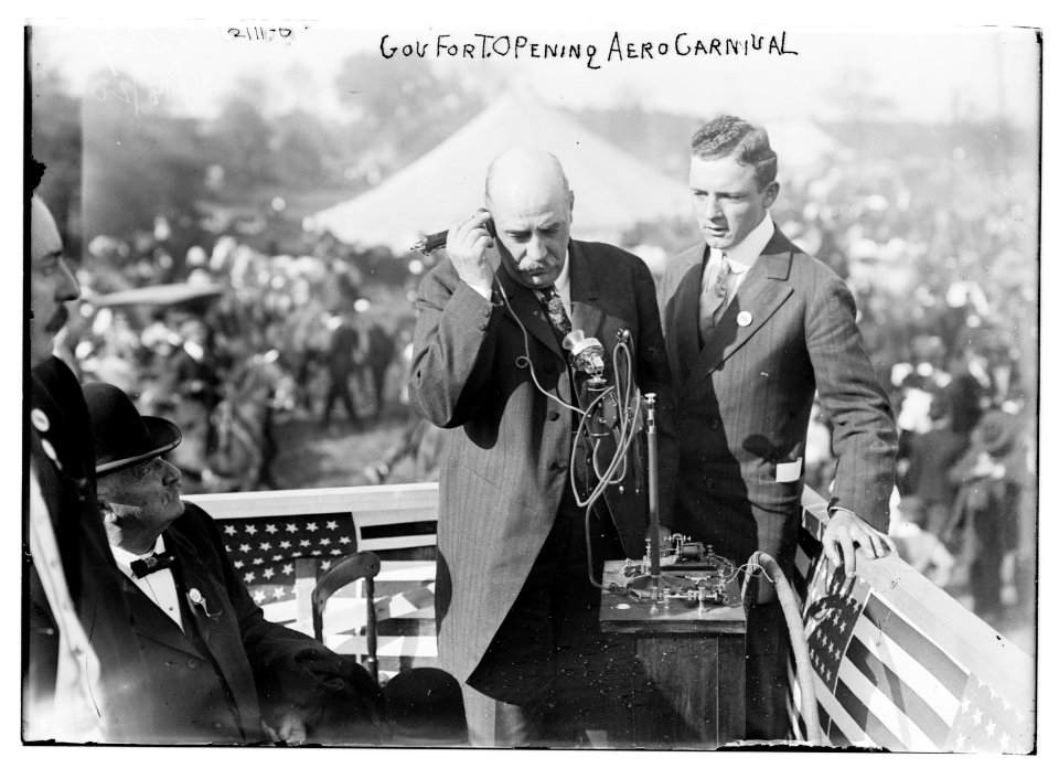 Gov. Fort opening aero carnival LCCN2014688810