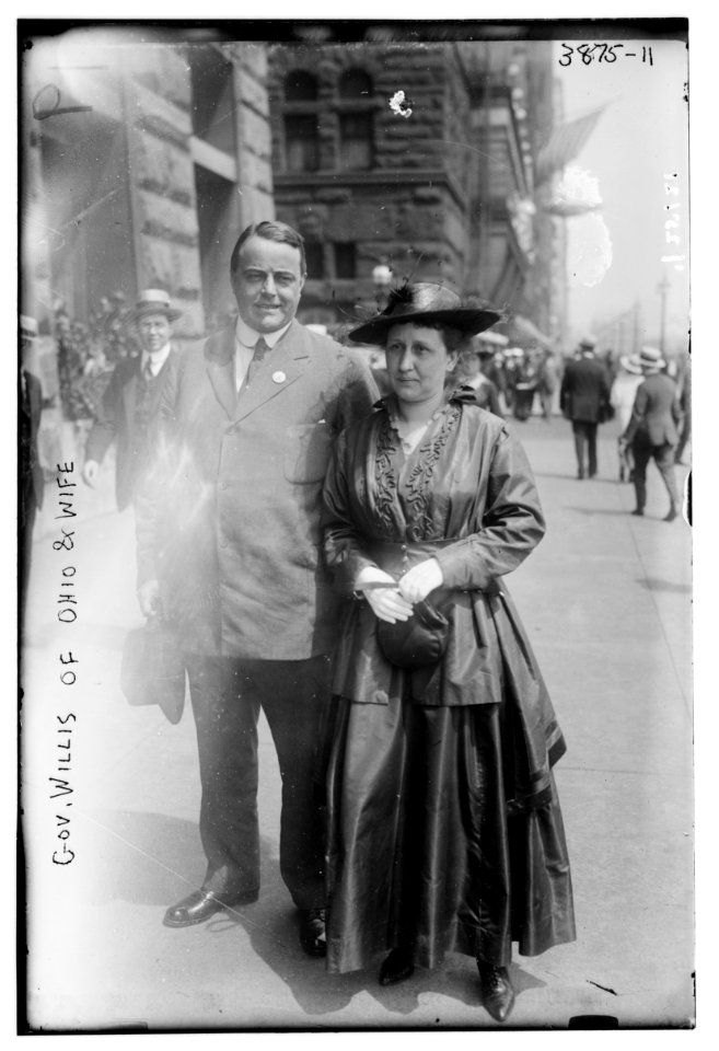 Gov. Willis of Ohio & wife LCCN2014701847