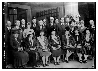 Gov. Pinchot Group- Mrs. Roberts, Miss Cummings, Mrs. Brosseau, Mrs. Patton, Mrs. Pinchot, Mrs. Starr, Mrs. McKissick, Col. Godard, Alex. MacLeod, Mrs. Crosman, Mrs. Dingley, Lt. Col. LCCN2014710158
