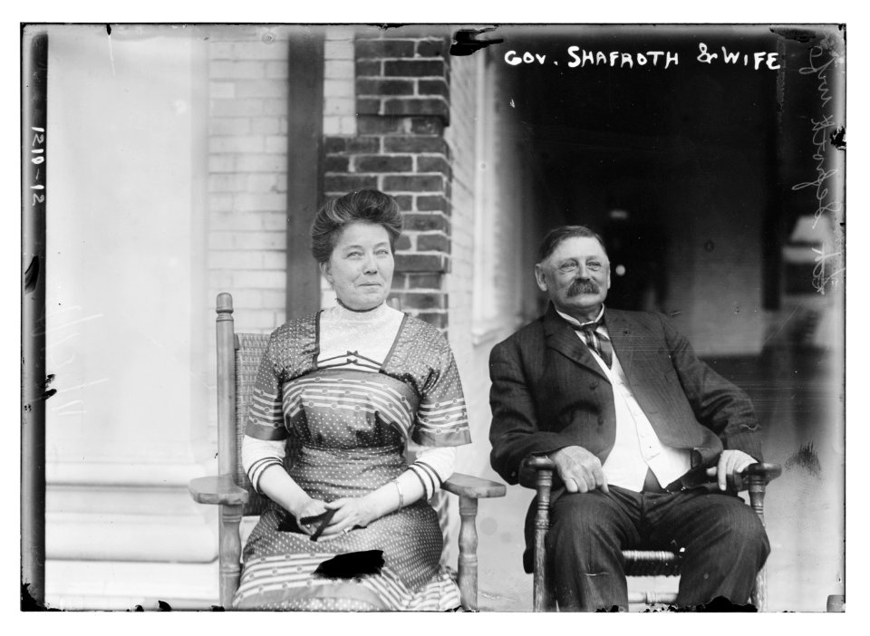 Gov. Shafroth & wife LCCN2014686190
