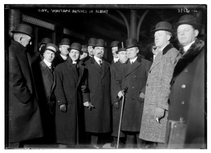 Gov. Whitman arrives in Albany LCCN2014703681