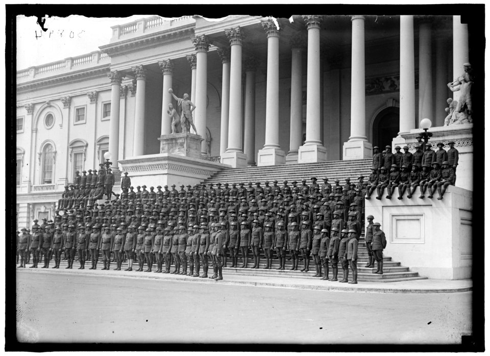 FIRST DIVISION, A.E.F. AMERICAN EXPIDITIONARY FORCES. MILITARY POLICE AT CAPITOL LCCN2016870449