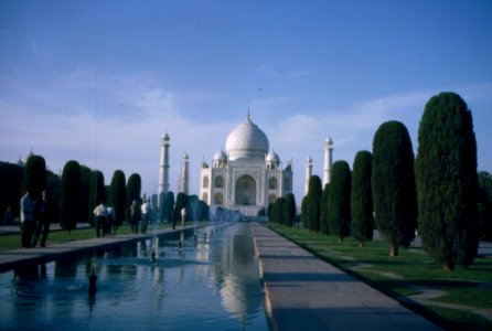 First Lady Jacqueline Kennedy at Taj Mahal (5)
