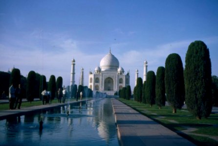 First Lady Jacqueline Kennedy at Taj Mahal (5) photo