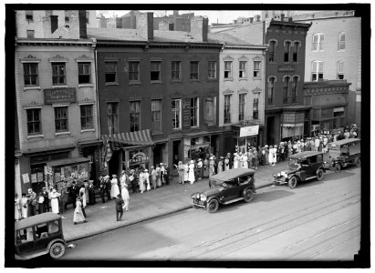FIRST DIVISION, A.E.F. AMERICAN EXPIDITIONARY FORCES. SALE OF TICKETS LCCN2016870423