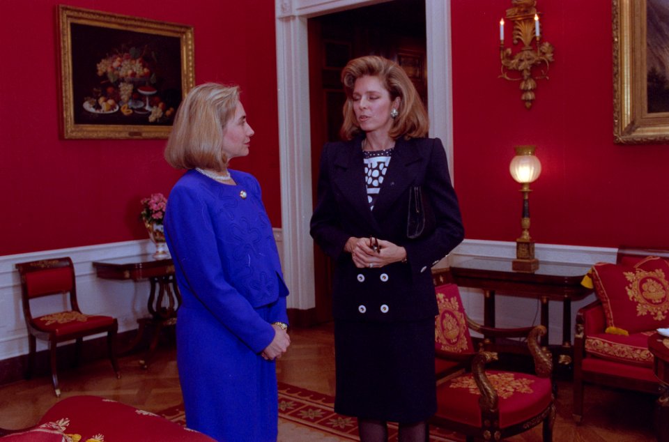 First Lady Hillary Rodham Clinton meeting with Queen Noor of Jordan (15)