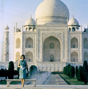 First Lady Jacqueline Kennedy at Taj Mahal (8) photo