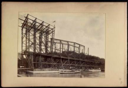 First span of Hawkesbury River Railway Bridge on pontoon, New South Wales, Australia, being viewed by people on boat LCCN2016651638