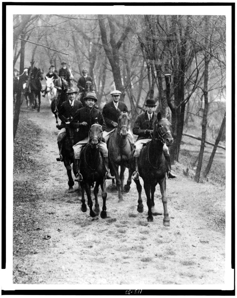 First treasure hunt of the season in the national capitol from the riding and hunt club LCCN95506105