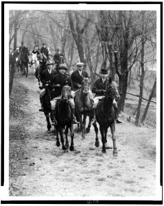 First treasure hunt of the season in the national capitol from the riding and hunt club LCCN95506105
