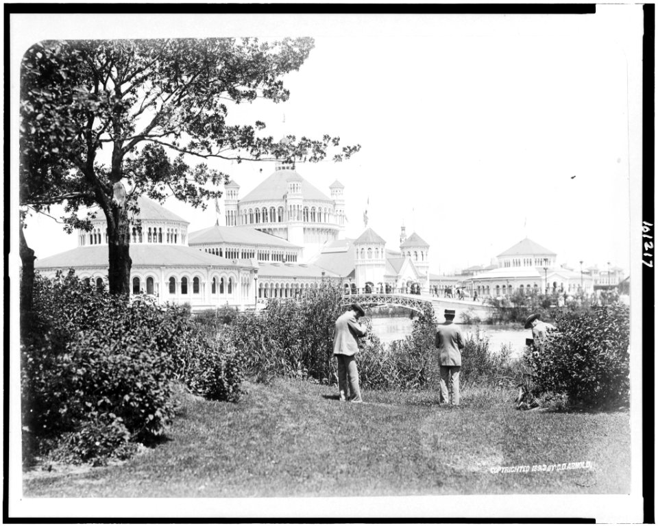 Fisheries at World's Columbian Exposition, Chicago, 1893, with three photographers in foreground LCCN90710626