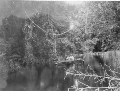 Fiskare vid Danau-sjöns utlopp. Danau Moat, Sulawesi, Kabupaten Bolaang Mongondow. Indonesien - SMVK - 000305