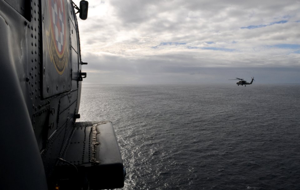 Fixed-wing aircraft fly-off aboard USS Ronald Reagan DVIDS131167
