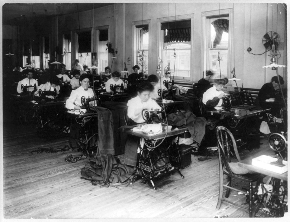 Flag making - Brooklyn Navy Yard LCCN2003654894