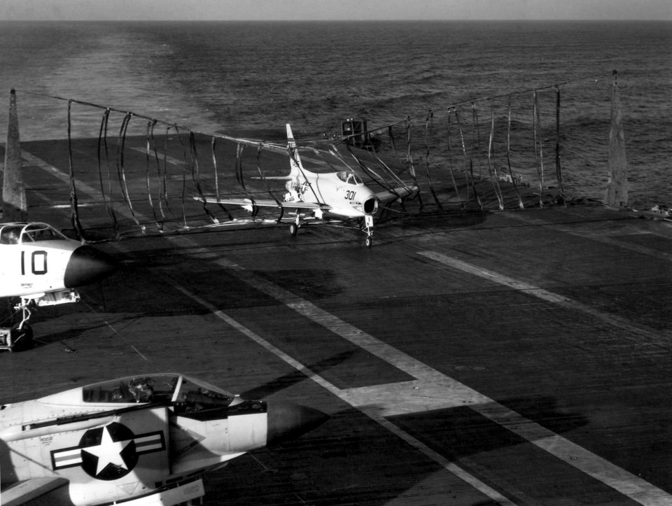 FJ-4B VA-146 barrier crash USS Oriskany (CVA-34) 1960