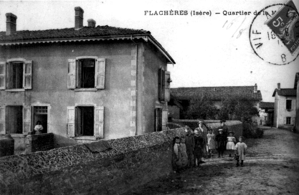 Flachères, quartier de la mairie en 1913, p 86 de L'Isère les 533 communes