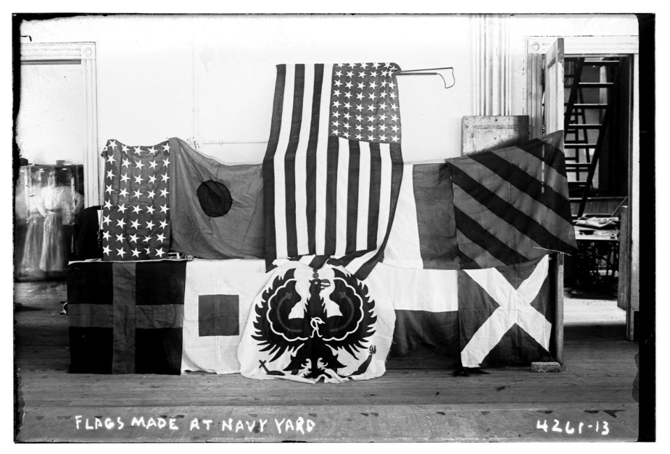 Flags made at Navy Yard LCCN2014705022