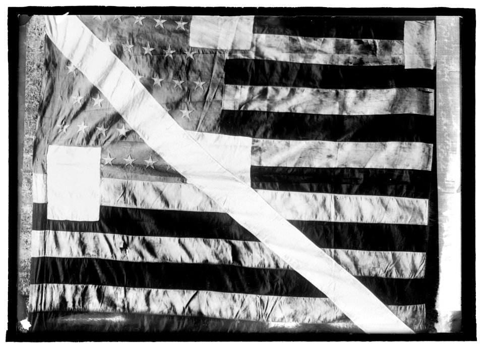 Flag raised as the North Pole by Peary LCCN2016821423