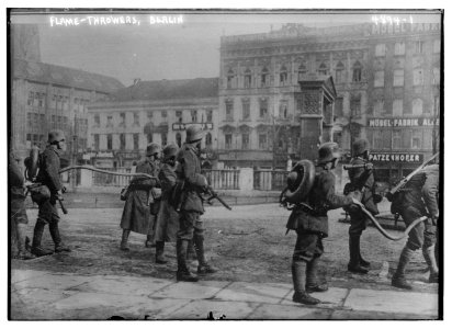 Flame-throwers, Berlin LCCN2014708801