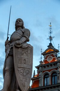 Sir roland monument the house of the blackheads