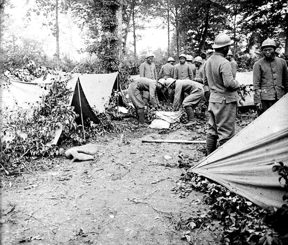 Fleury sur Aire. 25-06-16. Campement des Indochinois. Bois de Waly - Fonds Berthelé - 49Fi695 (cropped)